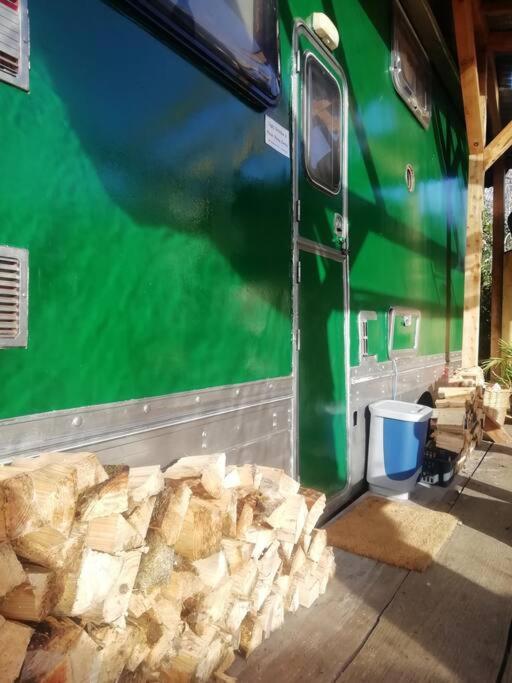 Truck & Pod Creative Nature Retreat. Bantry Exterior foto
